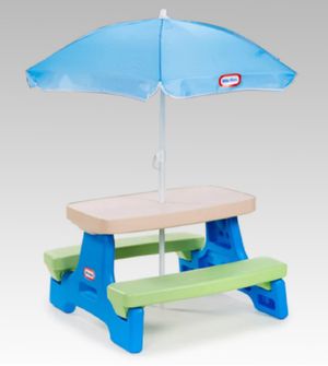 Mesa Picnic Infantil com Guarda-Sol para 4 Lugares Little Tikes