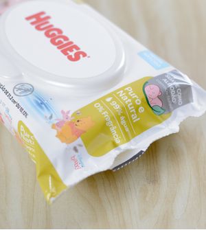 Lenço Umedecido Puro e Natural com 48 Unidades Huggies