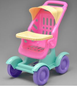 Carrinho de Boneca Pequena Mamãe