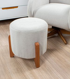 Poltrona Amamentação Bia Balanço e Giro com Puff