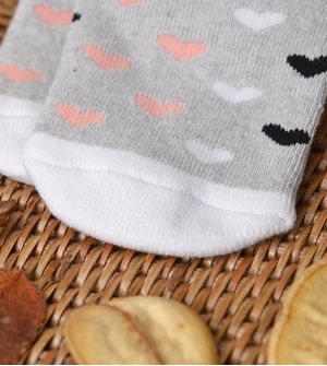 Meia Cano Médio Antiderrapante Corações Tam. 15 a 23