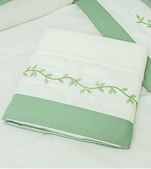 Jogo de Lençol para Berço Bordado Folhas com 3 peças