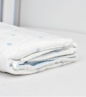 Manta Microplar Poá 76x100 cm