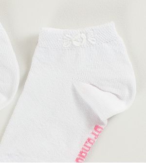 Meia com Bordado Florzinha Branca - Tam. 18 a 25