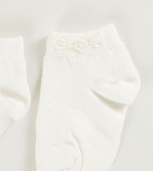 Meia com Bordado Florzinha Off White - Tam. 18 a 25