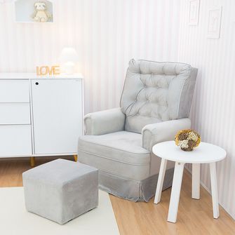 Poltrona Amamentação Alice com Puff e Balanço Gariani