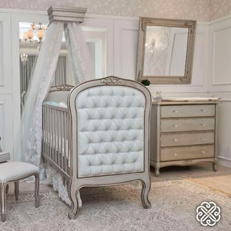 Berço de Madeira Ópera com Capitonê