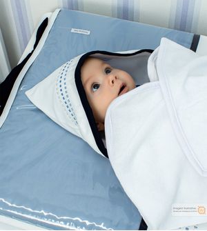 Toalha de Banho com Fralda e Capuz Grega Poá 90 x 70 cm