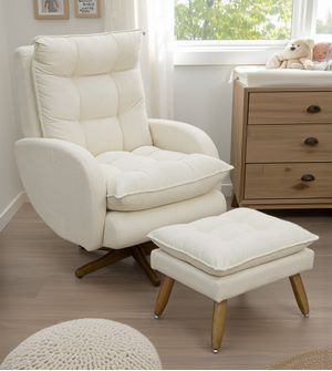 Poltrona Amamentação Cláudia Boucle com Puff Gariani