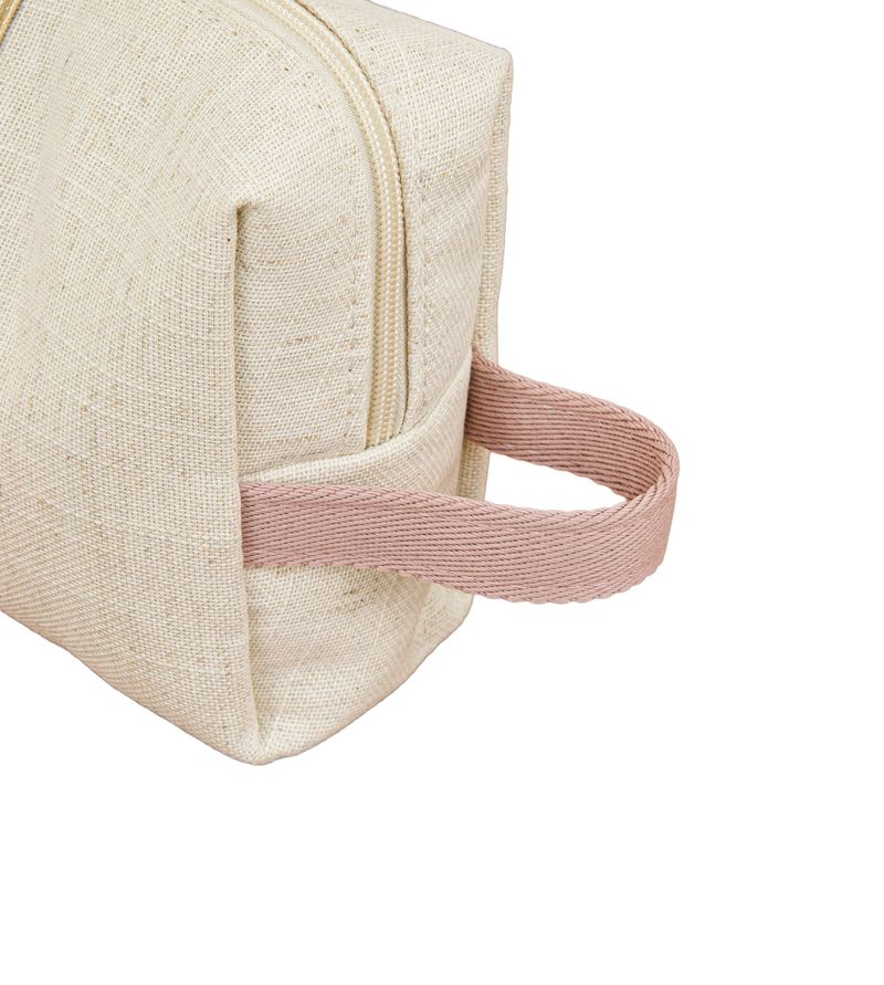 Necessaire